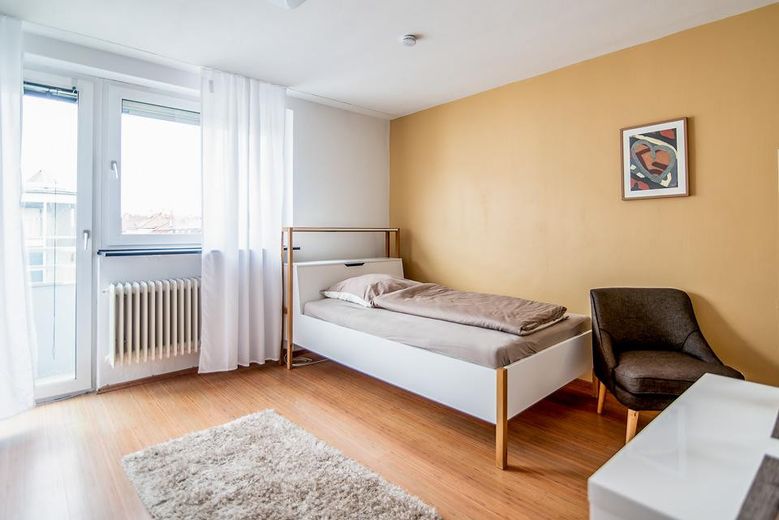 6% Rendite Starke 1-Zimmer-Wohnung in bester Nürnberger Innenstadtlage – Boxspringbett