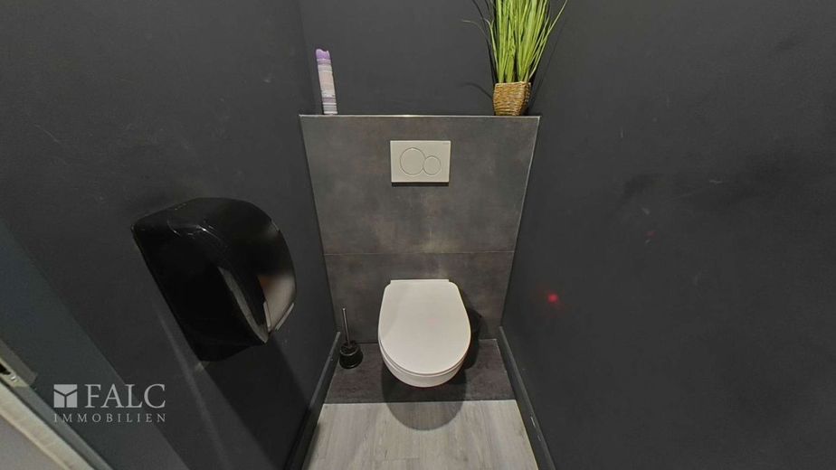 Renditestarkes Wohn- und Geschäftshaus in absoluter Spitzenlage von Neuwied-Stadt - Luisenplatz – Kundentoilette