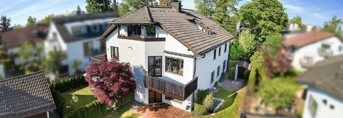 Außenansicht mit Garten