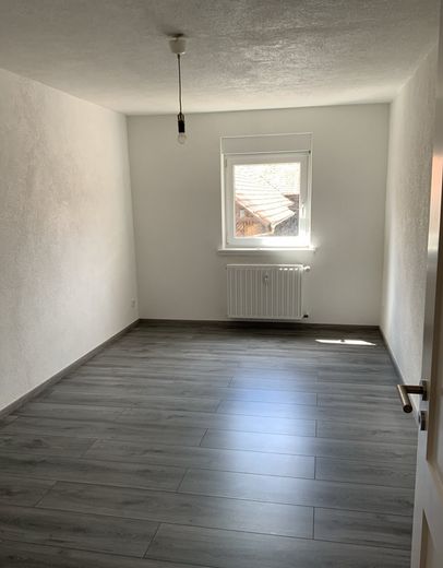 3 Zimmer Wohnung mit begehbarer Dusche – SZ/AZ