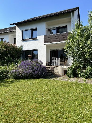 Bielefeld-Theesen’de özel sahibinden, komisyonsuz sıra ev! Popüler konumda bolca alan – Gartenansicht