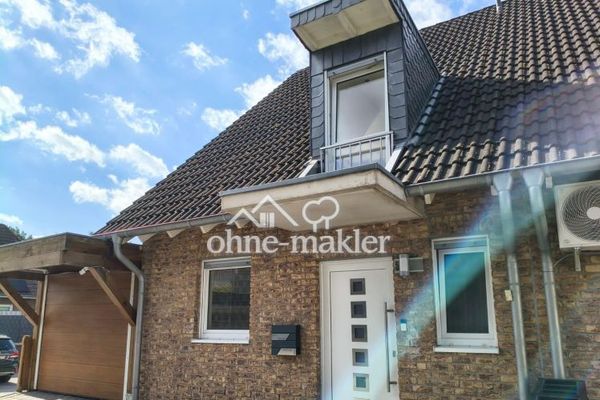 Energy-efficient + Ready for occupancy + Commission-free – high-quality semi-detached house with garden and garage