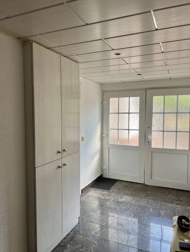 freistehendes Einfamilienhaus mit Garten, Pool, Sauna & Solarthermie – Foto 11