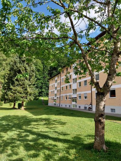 Кохель-ам-Зе: продається 4-кімнатна квартира, тихе розташування, вільна для заселення – Hausansicht Eingang