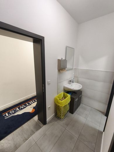 Gewerbe Toilette 2