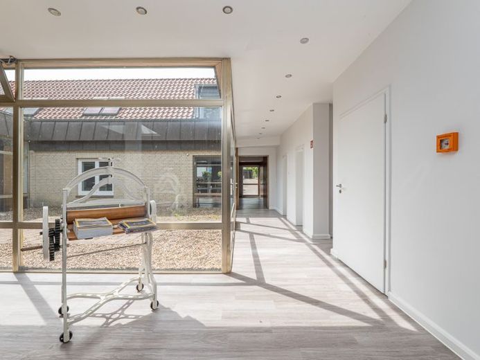 Repräsentative Büro- oder Praxisfläche in zentraler dennoch diskreter Lage! – फोटो 1