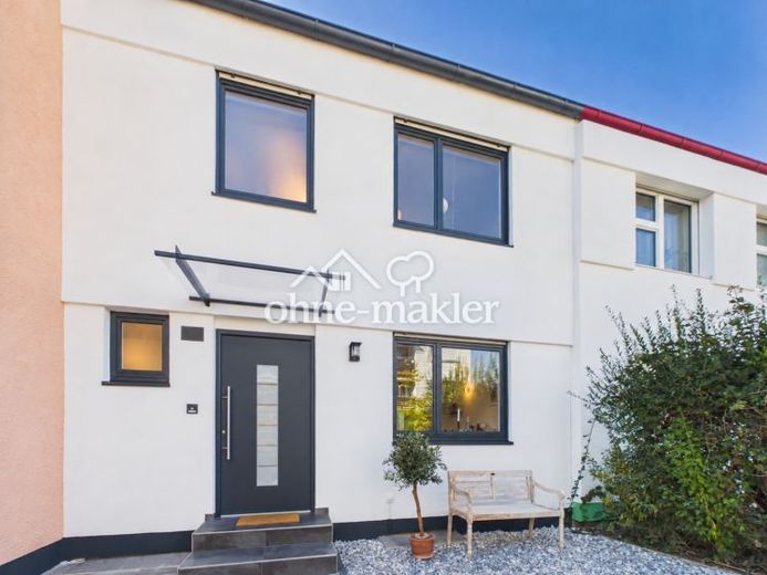 Modernisiertes Reihenmittelhaus – Foto 1