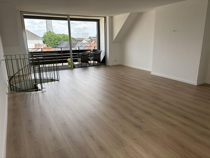 Wohnung über 2 Etagen in Bremen Walle/Utbremen ca. 160 qm – Großes Zimmer mit Balkon 4. OG