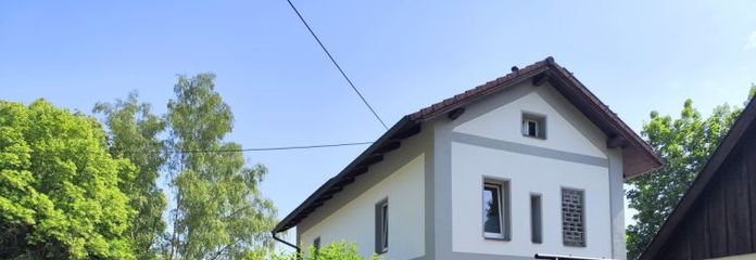 Tarihî cazibe modern sürdürülebilirlikle buluşuyor: 95349 Trebgast'ta atölyesi, bahçesi ve fotovoltaik enerji özerkliği bulunan, özenle yenilenmiş müstakil ev!