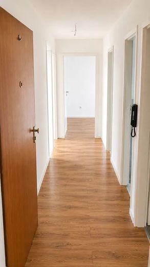 Ankastre mutfaklı, yeni yenilenmiş 2 odalı daire Nürnberg – hemen taşınmaya hazır – Flur
