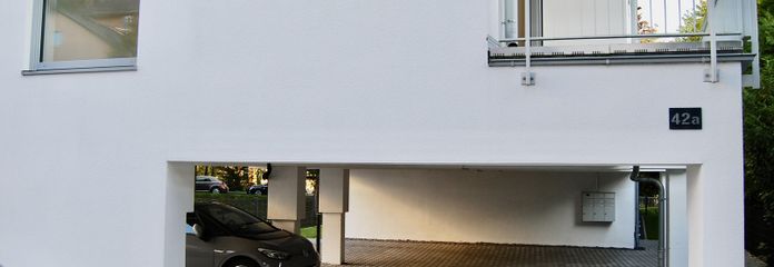 Überdachte Parkplätze