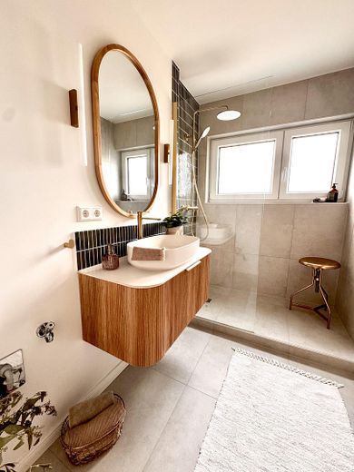 شقة ساحرة من 3 غرف: أول سكن بعد تجديد أنيق – Badezimmer - echtes Foto