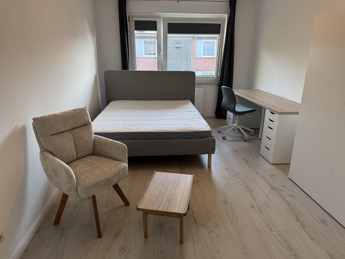 Chambre en colocation haut de gamme avec nouvel équipement & balcon, disponible immédiatement – Photo 1