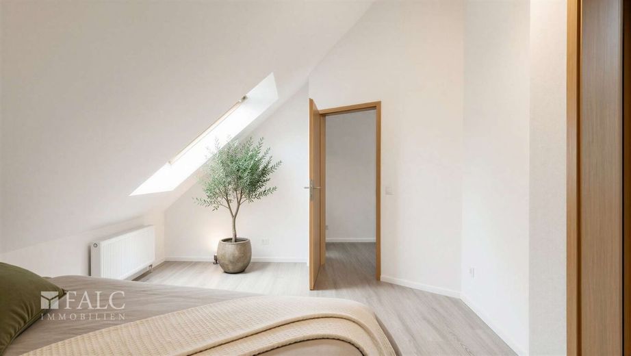 Charmante Maisonette-Wohnung mit sonniger Loggia &amp; Stellplatz – Schlafzimmer KI generiert