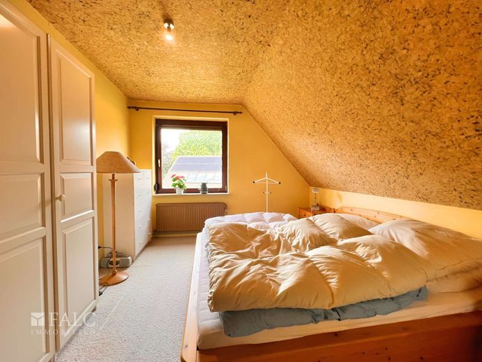 ***Großzügiges Einfamilienhaus mit viel Platz und Gartenidylle in ruhiger Lage*** – Schlafzimmer III_OG