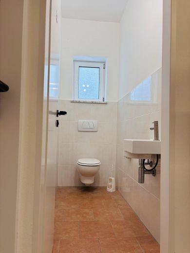 Toilette mit Fenster