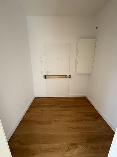 Erstbezug nach Sanierung – Moderne 2-Zimmer-Wohnung nahe Kurfürstendamm – Eingangsbereich