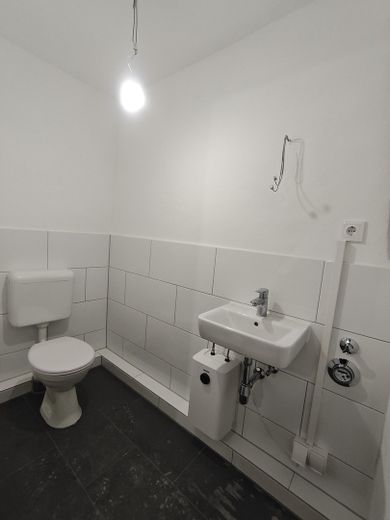 Vielseitig nutzbare Gewerbeflächen in St. Georg – frisch renoviert – Fläche 3 Sanitär