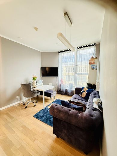 2 Zimmer Wohnung in Living 108 Apartmenthaus, Provisionsfrei, Aufzug, Sportraum, Dachterrasse – Wohnen