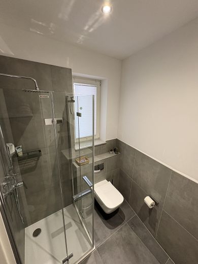 Apartamento de 3 habitaciones recién reformado, con cocina equipada de lujo y amplio balcón, en alquiler – Foto 14