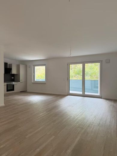 3-Zimmer Wohnung mit Balkon in Nordrach (Neubau/Barrierefrei/Einzug ab sofort möglich) – Wohnzimmer