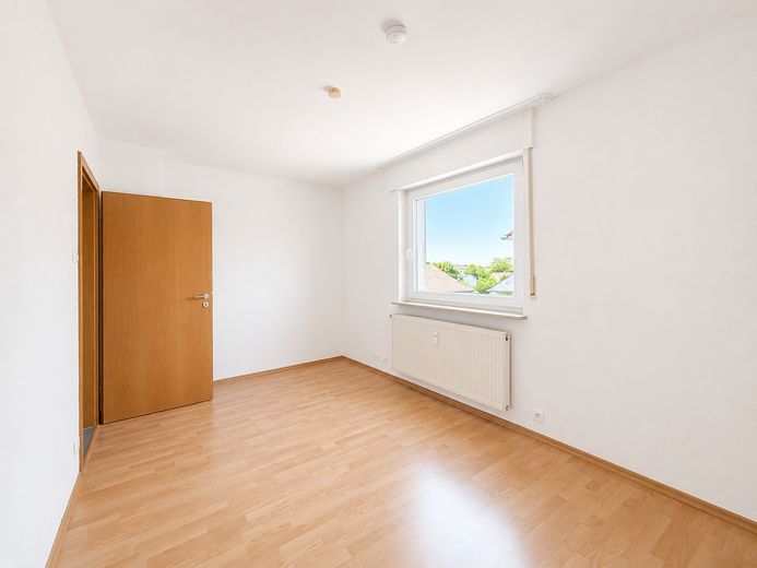 Salach/ab sofort: 3-ZKB-Whg. im 1. OG in 3FH, ruhig, zentral, gepflegt, Garten, Garage – Kinderzimmer westlich