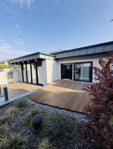 Exklusiver, kernsanierter Bungalow in Damm - wohnen auf einer Ebene – Zugang zur Südterrasse