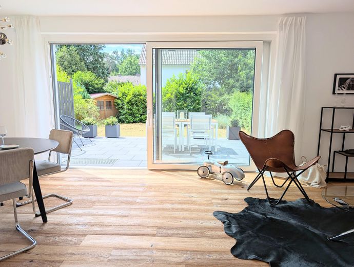 Wohnzimmer (Ansicht 2)