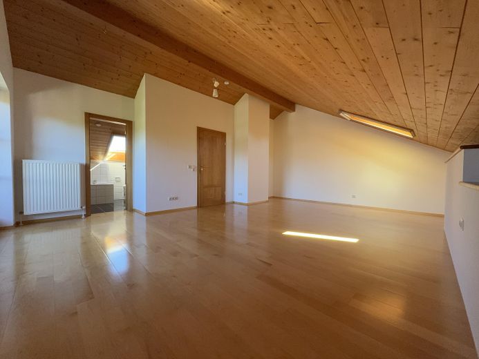 Casa pareada ideal para familias, sin comisión y de particular – Studio Dachgeschoss