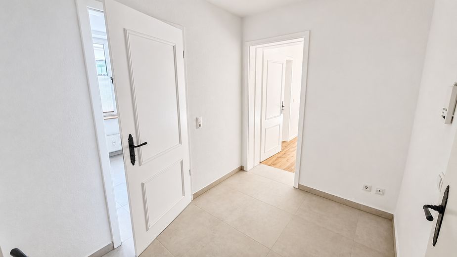 *Sofort bezugsfrei: 2 Zimmer mit großer Terrasse in der Leipziger Südvorstadt | Erstbezug* – Flur