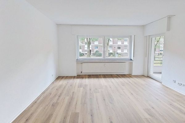 Komfortabel ausgestattete 3-Zi.-Whg. mit BALKON und Wannenbad