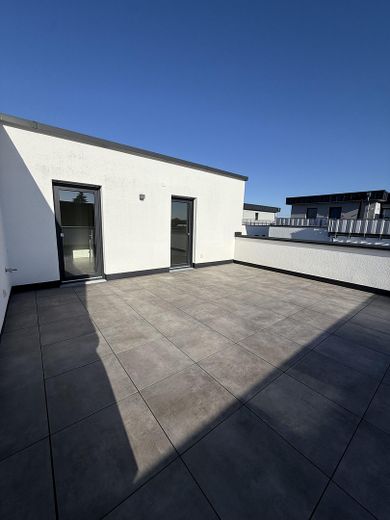 Großzügiges Penthouse mit XXL Dachterrasse & Einbauküche – Terrasse
