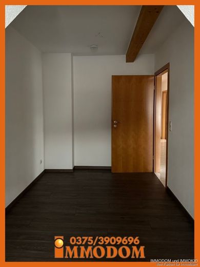 3-Zimmer-Dachgeschoss-Wohnung mit großem BALKON und Holzbalkendecke zu vermieten! – Kind