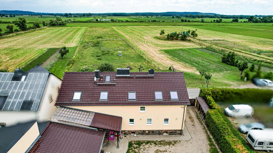 schöne kernsanierte Gründerhausvilla mit 3 WE sofort nutzbar inkl. Pferdestall und Ferienwohnung – Dachansicht 