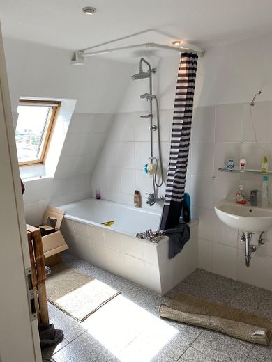 Accogliente appartamento mansardato di 2 locali – Badezimmer