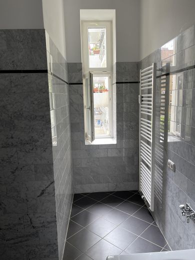 Encantador apartamento antiguo con balcón y ascensor en Hufelandstraße, Prenzlauer Berg – Foto 13