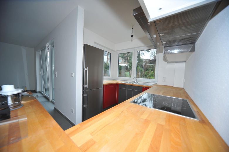 Exklusive 4-Zimmer +Energie Wohnung mit Fußbodenheiz/-kühlung und sehr geringen Energiekosten – Küche kann übernommen werden