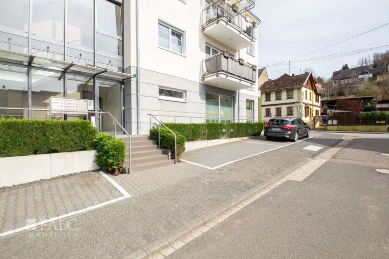 Moderne Einzelhandelsfläche in 1A Lage! – Straßenansicht
