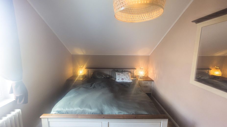 Family Happiness in the Countryside – Schlafzimmer Eltern