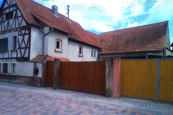 Fachwerkhaus mit Innenhof und Halle