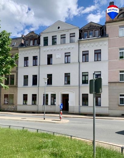 Top-Rendite in zentraler Lage: 2 Mehrfamilienhäuser mit attraktiven Mieteinnahmen in Werdau – Bild 1