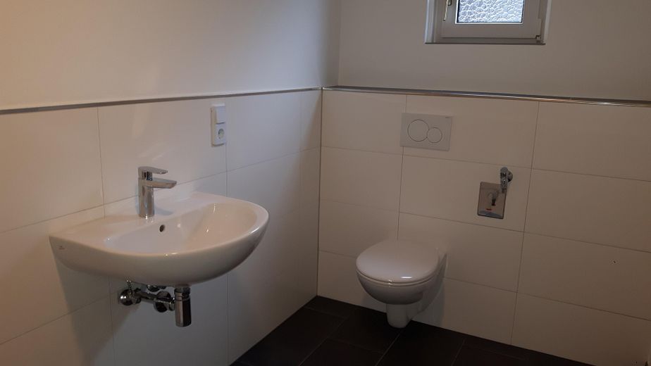 Ehemaliger Bauernhof - 2 Wohnhäuser u. Wirtschaftsgebäude auf großem Grundstück – Bad Haus 2 B3