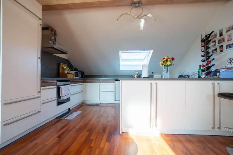 3-Zimmer-Dachgeschosswohnung mit Bergblick – Foto 2
