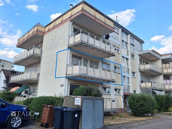 sofort verfügbares 1-Zimmer-Apartment zu verkaufen – Außenansicht