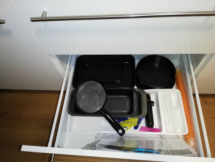 Appartement entièrement équipé, terrasse, jardin, place de stationnement – Ausstattungsbeispiel