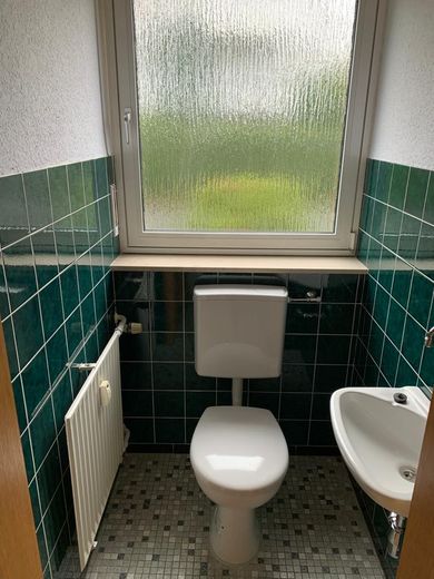 Ein- oder Zweifamilienhaus auf großzügigem Grundstück in zentraler Lage von Harsewinkel – EG WC