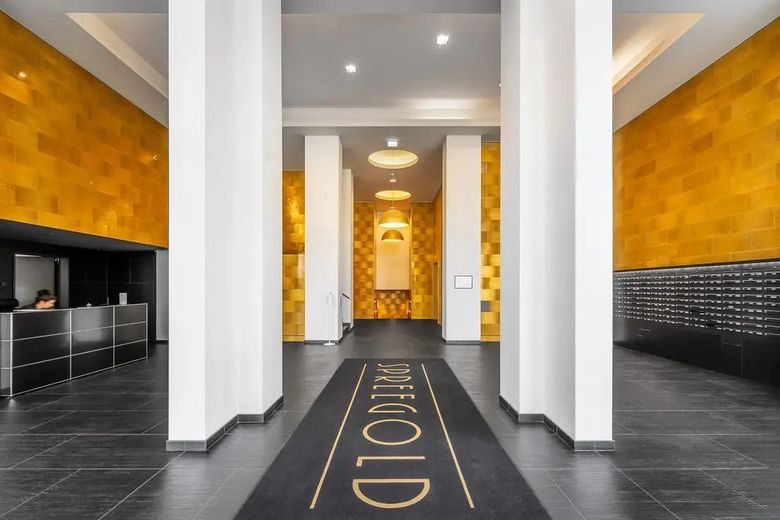 Un cadre de vie exclusif au bord de la Spree – Appartement meublé de 2 pièces (97m2) sur la presqu’île de Stralau – Hauseingang/House Entrance_1