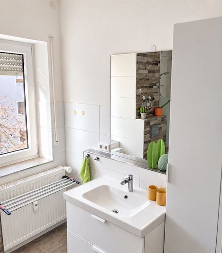 Helle 3-Zi-Wohnung | 84 m² | Einbauküche | Tageslichtbad | Nürnberg-Südstadt – Bad