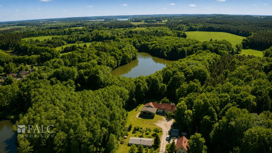 ***Doppelhaushälfte mit Halle und großem Grundstück in Traumlage am Sievertsee*** – Drohne Ferne