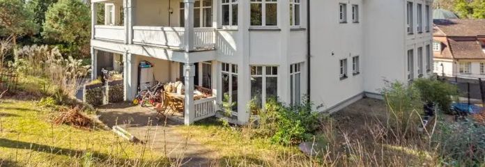 Ruhiges, helles Penthouse mit großem Balkon in begehrter Toplage von Wannsee - Nur ohne Makler ! – Straßenansicht Am Sandwerder